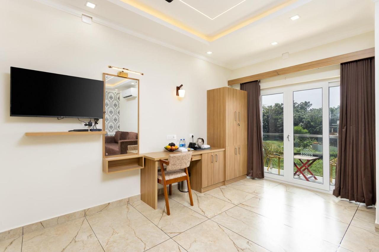 Esaa Airport Hotel Kochi Dış mekan fotoğraf