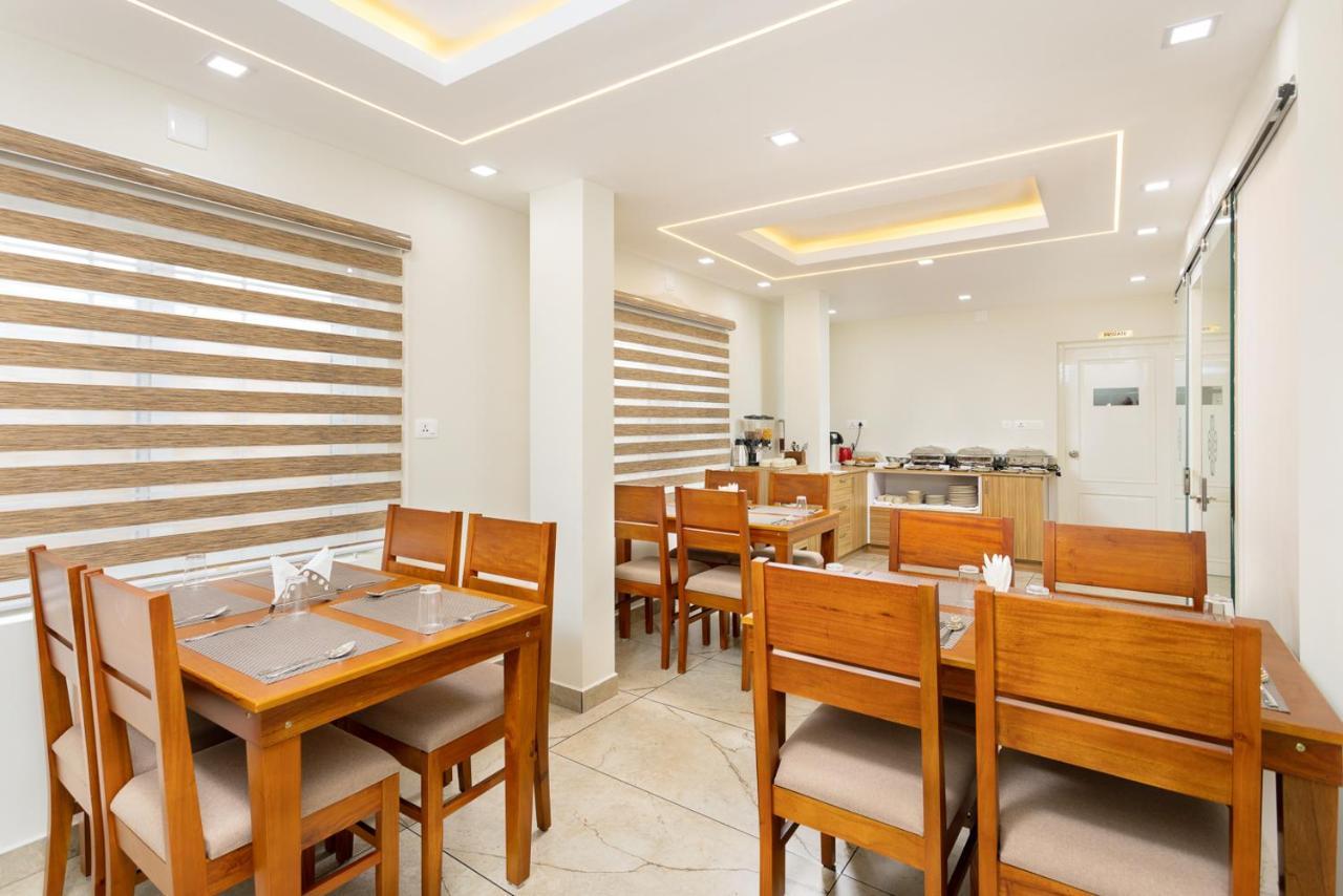 Esaa Airport Hotel Kochi Dış mekan fotoğraf