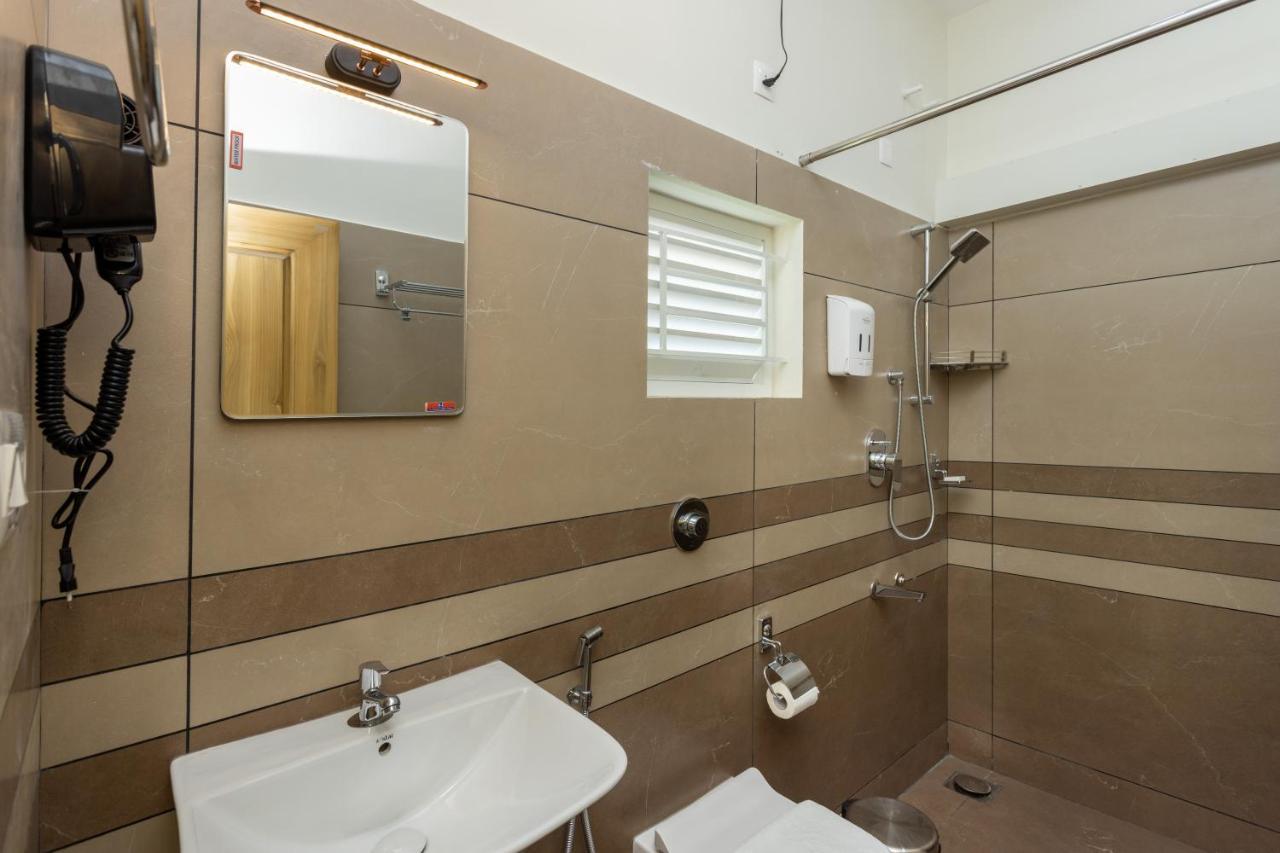 Esaa Airport Hotel Kochi Dış mekan fotoğraf