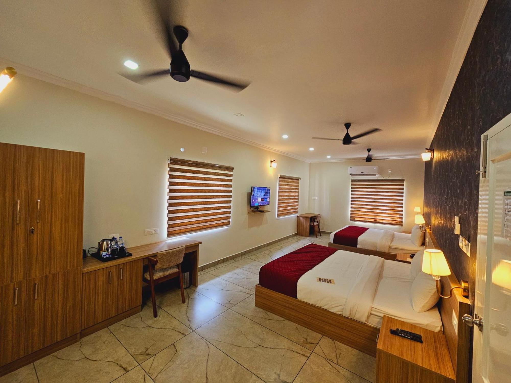 Esaa Airport Hotel Kochi Dış mekan fotoğraf